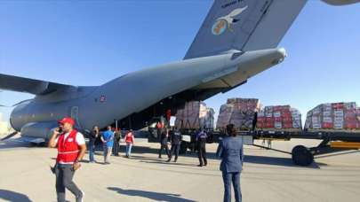 Gazzeli siviller için Türkiye'nin insani yardımlarını taşıyan üçüncü uçak Mısır'a indi