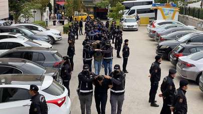 "Kafes" operasyonunun İzmir ayağında 20 şüpheli adliyede