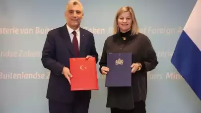 Türkiye ile Hollanda arasında imzalar atıldı