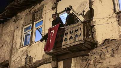 Bakan Göktaş, şehidin babaevinin yeniden inşa edilmesi talimatı verdi