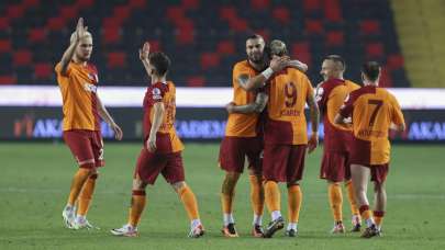 Galatasaray son dakikada galibiyete ulaştı