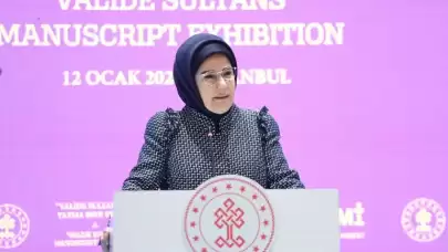 Emine Erdoğan "Valide Sultanlar Yazma Eserler Sergisi"nin açılışını yaptı