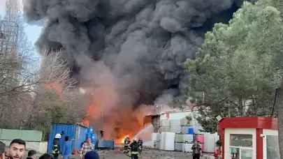 Kocaeli'de boya fabrikasında yangın