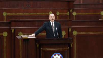 Aliyev'in 5. dönemi başladı: Kur'an-ı Kerim'e el basıp yemin etti