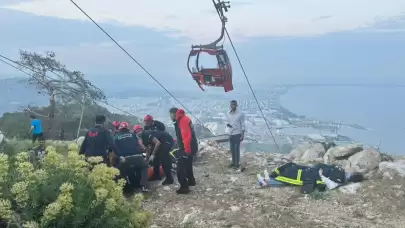 Antalya'da teleferik faciası: 1 ölü, 7 yaralı! 25 kabindeki 184 kişi tahliye edilmeye çalışılıyor