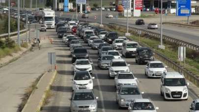 'Kilit kavşak' Kırıkkale'de bayram dönüşü trafiği