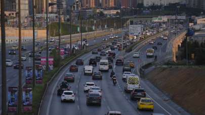 Düzce ve Bolu kesiminde bayram trafiği başladı