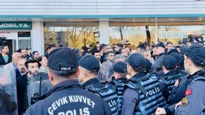 DEM Parti'nin açıklaması sonrası yürüyüş yapmaya çalışan gruba polis müdahale etti