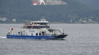 Gökçeada feribot seferlerine 'fırtına' engeli