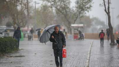 Meteoroloji'den 17 il için sarı ve turuncu kodlu uyarı: Gök gürültülü sağanak geliyor