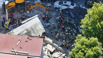 İstanbul Küçükçekmece'de bina çöktü: 1 ölü 8 yaralı!