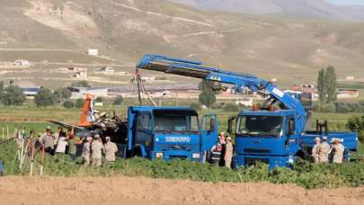 2 kişinin şehit olmuştu! Kayseri'de düşen uçağın enkazı kaldırıldı