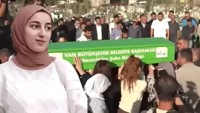 Rojin'in cenazesi gözyaşları içinde defnedildi