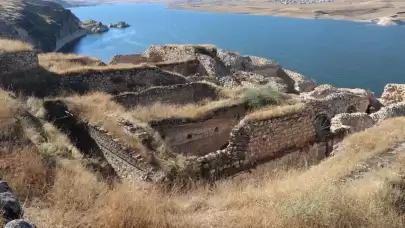 Hasankeyf'te 1600 yıllık askeri yapı gün yüzüne çıktı