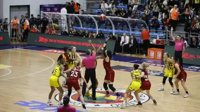 Kadınlar, pota derbisinde galip Fenerbahçe