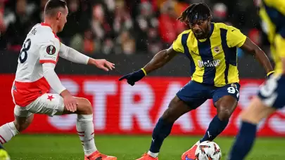 Fenerbahçe Slavia Prag deplasmanında geriden gelip kazandı!