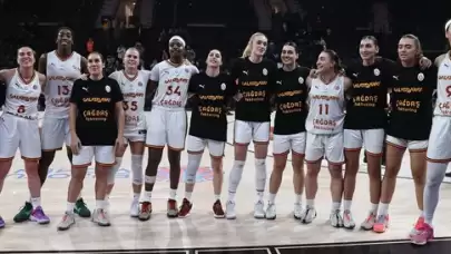 Galatasaray Kadınlar Basketbol Ligi’ndeki derbide Beşiktaş’ı geriden gelip devridi