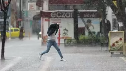 Meteoroloji uyardı: Gök gürültülü sağanak devam edecek, kar yağışı yayılıyor