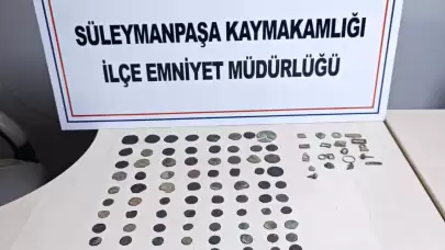 Tekirdağ'da kaçak kazı operasyonu: 145 sikke ele geçirildi