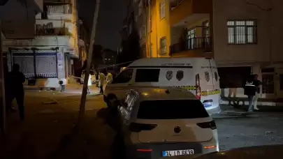 Bağcılar'da maskeli grup polis otosuna saldırdı