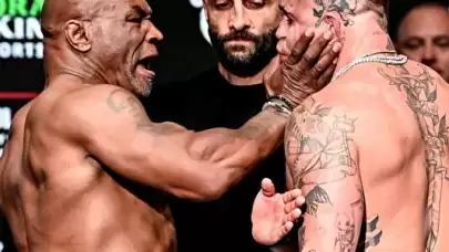 Milyonların beklediği maç öncesi olay! Mike Tyson rakibi Jake Paul'u tokatladı