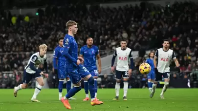 Premiere Lig'de Londra Derbisi'ndeki gol düellosunda kazanan Chelsea!