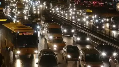 İstanbul'da trafik yoğunluğu yüzde 80'e ulaştı