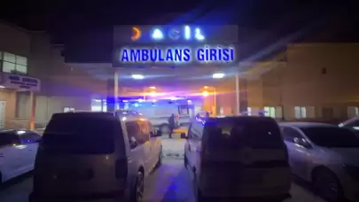 Hakkari'de minibüse kaya parçası düştü: 1 çocuk ağır yaralandı