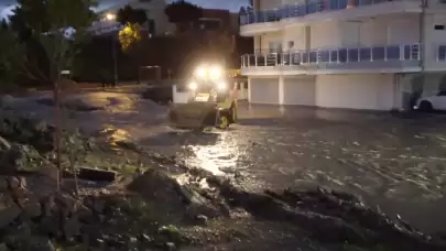 Antalya'da şiddetli yağmurun ardından evler sular altında kaldı