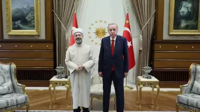 Cumhurbaşkanı Erdoğan, Diyanet İşleri Başkanı Erbaş ile görüştü.