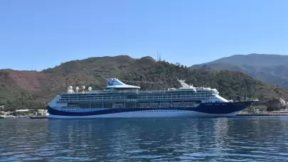 Marella Discovery adlı yolcu gemisi, rotasındaki ana liman olan Marmaris'e ulaştı