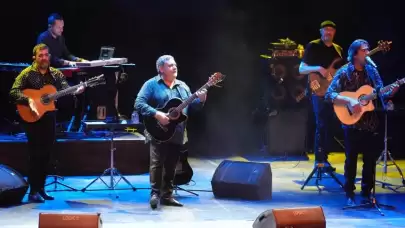 Grammy ödüllü müzik grubu Gipsy Kings, Harbiye'de konser verdi