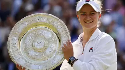 Wimbledon kadınlarda şampiyon Barbora Krejcikova