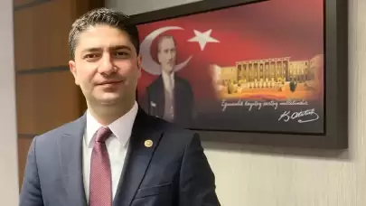 MHP’li Özdemir: Liderimiz Devlet Bahçeli, o gece tarihi bir emir verdi; MHP Genel Merkezi'nin tüm ışıkları yakılsın!