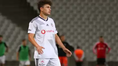 Beşiktaş iki isimle yollarını ayırdı