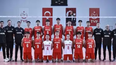 Genç milli voleybolcular Ukrayna'yı 3-1 yenerek Avrupa Şampiyonası'nda galibiyetle döndü