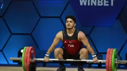 Türk halterci Muhammed Furkan Özbek Paris 2024 Olimpiyatları'na hazır!