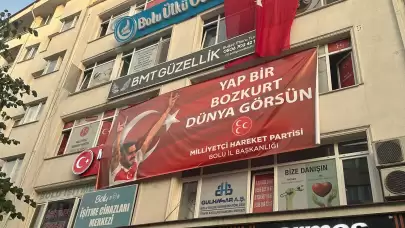 MHP İl Başkanlığından Melih Demiral'a pankartlı destek: Yap bir bozkurt dünya görsün