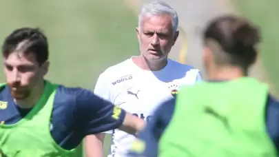 Mourinho 6 futbolcunun biletini kesti