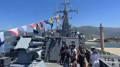 TCG Karataş Gemisi, İskenderun'da ziyarete açıldı