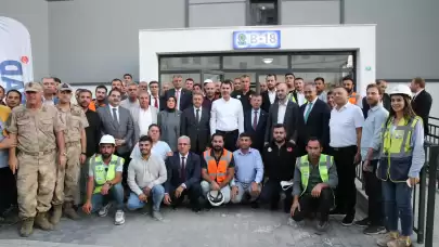 Bakan Kurum, Şanlıurfa'da deprem konutlarını inceledi