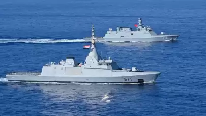 TCG Kınalıada korveti, Mısır Deniz Kuvvetlerine ait gemiyle eğitim gerçekleştirdi