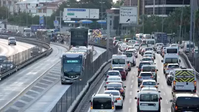 İstanbullular dikkat! O metrobüs durağı kullanıma açıldı!