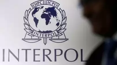 Interpol görevlisiyim dedi! 1,6 milyon lira dolandırdı