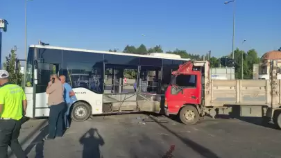 Bingöl-Elazığ karayolunda otobüs ve kamyon çarpıştı