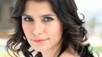 Beren Saat’li “Gizli Dolap” filmine iki yeni oyuncu daha katıldı