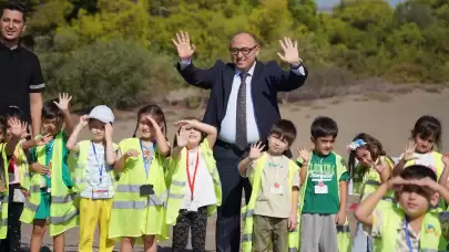 Erdemli Belediyesi'nden örnek hareket! Kum zambakları koruma altında!