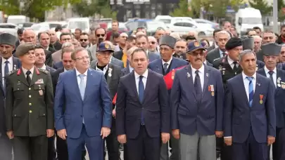 Kars Belediye Başkanı Senger, Gaziler Günü’nde kahramanlarla bir arada