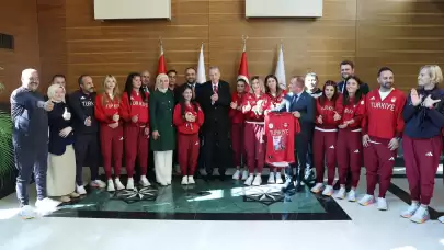 Cumhurbaşkanı Erdoğan, Türkiye Milli Paralimpik Takımı sporcularını kabul etti