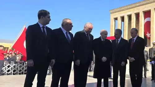 MHP Lideri Bahçeli, Anıtkabir'i ziyaret etti